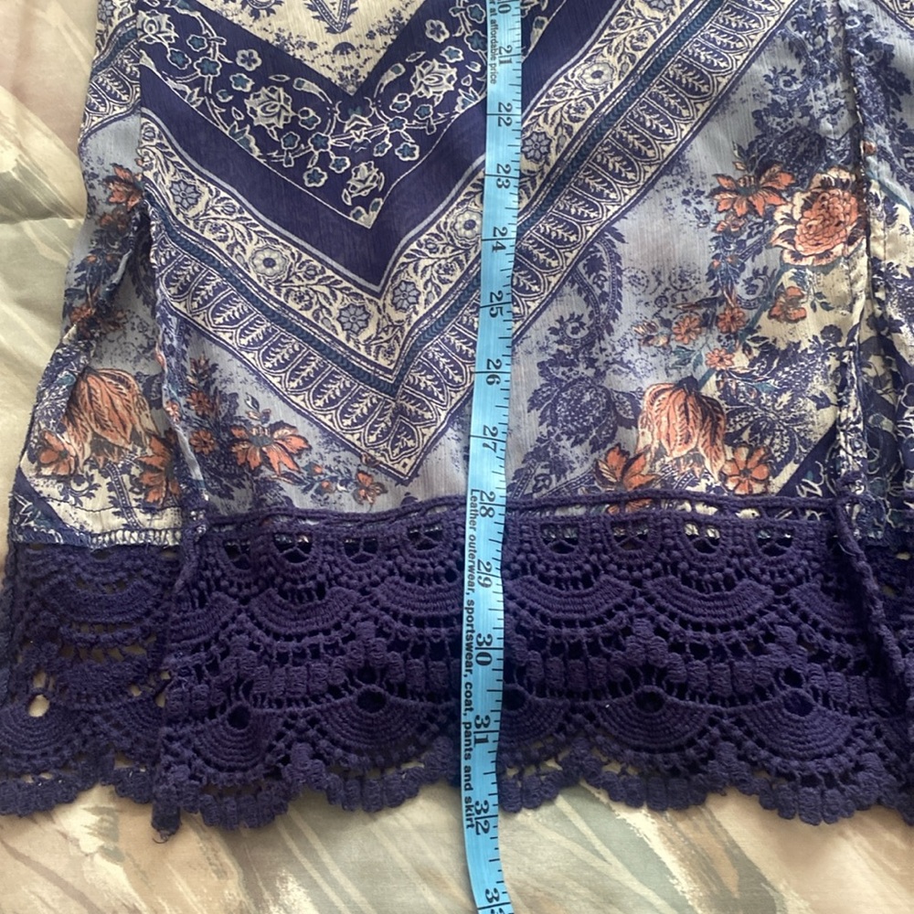 Floral blue open Kimono Cardigan-crochet lined bottom & 3/4 sleeves L ptp 23 in - Picture 9 of 10